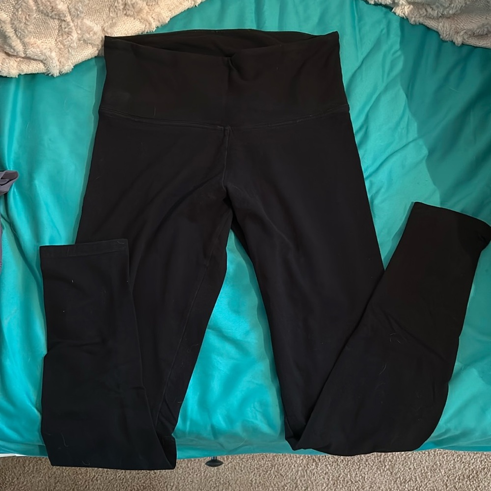 Black VS legging.